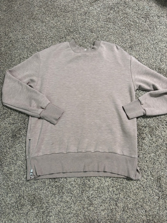 Varley Tops - Varley Doublesoft Pullover size small